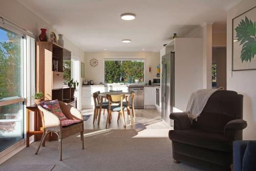 The Peninsula Riverside Abode with Garden Views, Auckland (zdjęcie 6)