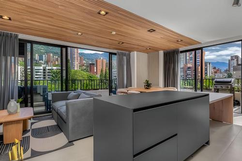 Morph 1002 - Luxe apt in Poblado/AC/BBQ, El Poblado (photo 4)