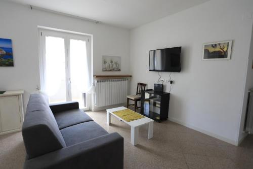 設施, Karola's House in 特羅佩亞市中心