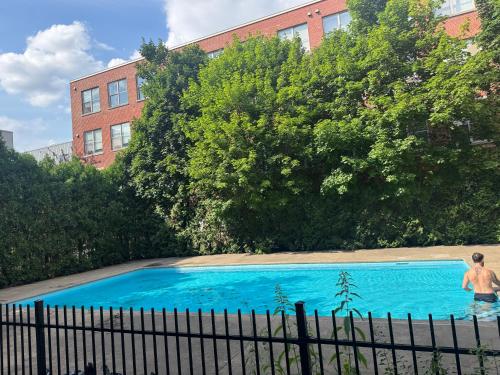 Spacious Condo with a Bright Interior in LaSalle