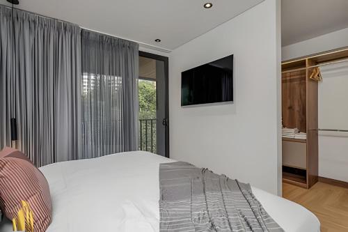 Morph 401 - Modern apt High Ceilings BBQ/Jacuzzi, El Poblado (foto 4)