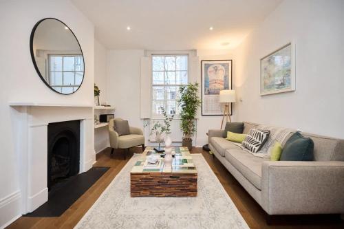 The Chelsea Classic - Splendid 3BDR House with Terrace gîte à louer Albert Bridge