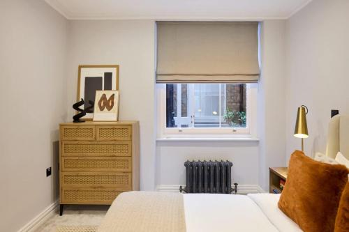 The Bayswater Retreat - Adorable 3BDR Flat with Balcony, Londres (foto 7)