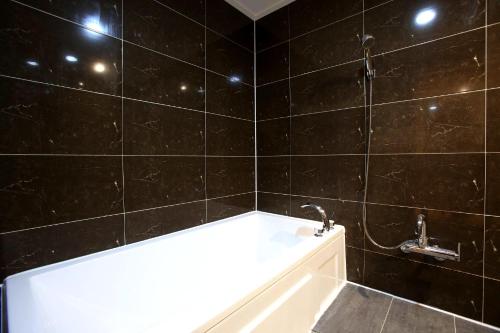 龍仁庫里南飯店 (Hotel Cullinan Yongin) in 龍仁