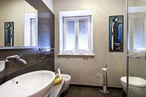 Villa Mestro - 5 Bedroom historical villa - Sea front with sea views - Perfect for families - image 13