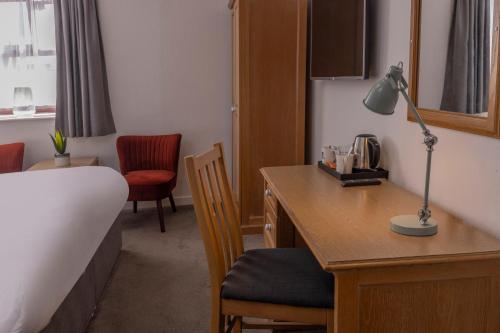 Standard Double Room image 3