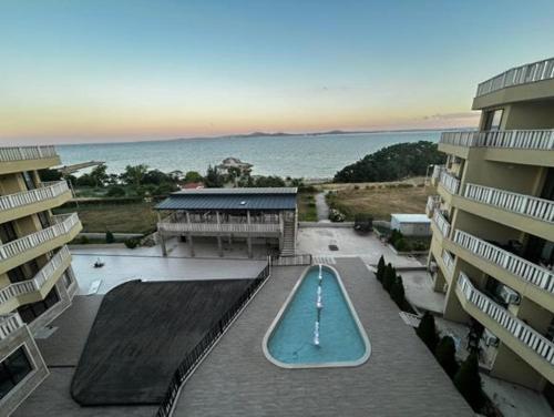 Sea View Luxury Apartment in Radevtsi