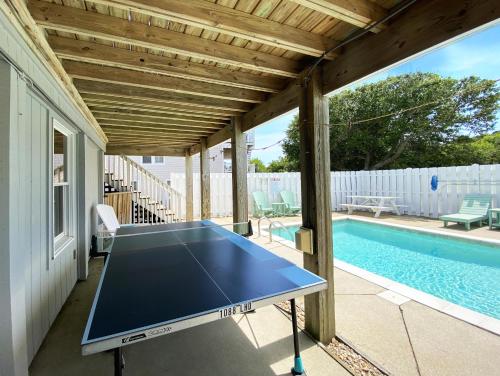 Six-Bedroom Apartment image 5