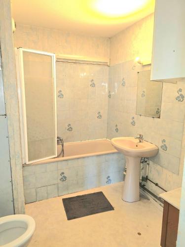 Beautiful apartment, comfort, beautiful view of Strasbourg, Straßburg (Foto 7)