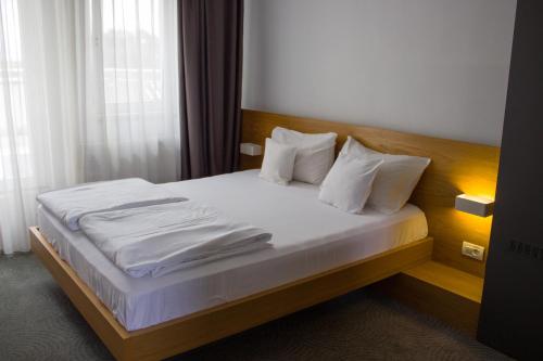 Double Room with Terrace image 10
