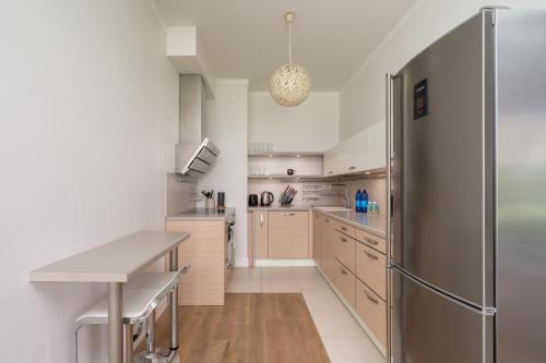 Luxury Quiet Centre - Terrace & 2 Bedrooms - 124m2, Рига (фото 4)