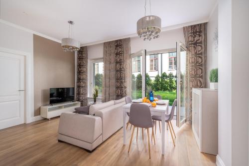 Luxury Quiet Centre - Terrace & 2 Bedrooms - 124m2, Рига (фото 2)