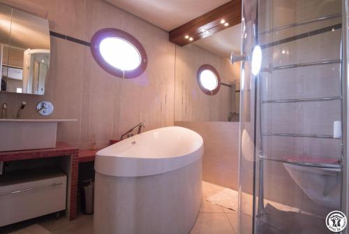 Bathroom, Sainte Maxime in L'Union