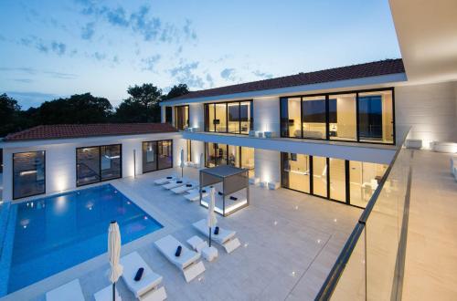 Oprema, Stunning Seafront House In Istria Villa Vrsar Magnifique in Petalon