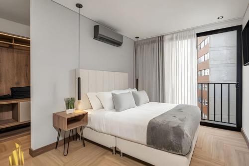 Morph 1401 - Luxe & bright ap in Poblado with AC, El Poblado (photo 9)