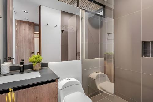 Morph 1401 - Luxe & bright ap in Poblado with AC, El Poblado (photo 10)