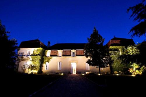 Chateau au coeur des vignes proche de St Emilion in Belves-de-Castillon