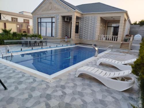 Buitenkant, Novkhanı villa in Novxanı