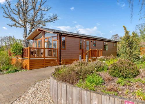 Exterior view of Wareham Forest Lodge Retreat