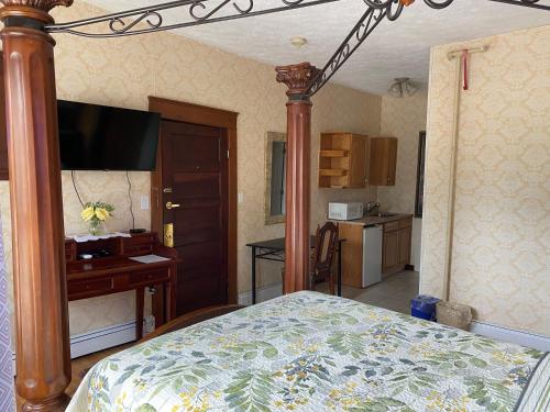 1 queen bed