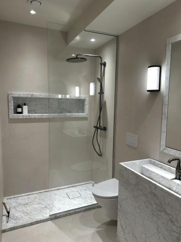 Shower, New amazing Villa by the water in Dvergsnes, Kristiansand, close to the ZOO in Dvergsnes