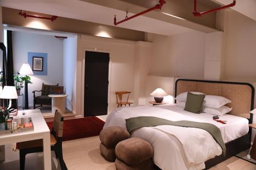Cherry Warehouse Hotel - image 4