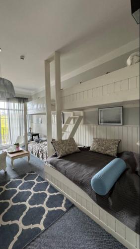 Summertime Suites