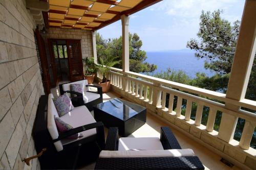 Létesítmények, Spectacular Beachfront Brac Villa 6 Bedrooms Villa Selca Violet in Selca