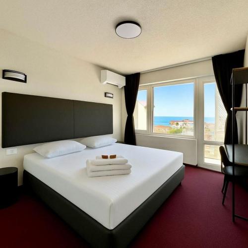 Deluxe Double or Twin Room with Balcony