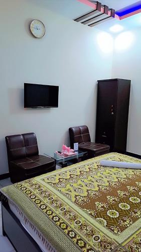 Single Room room in Galaxy Family Guest House Near Agakhan Hospital