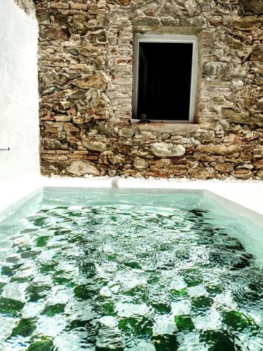 CAN TANDO Restored catalan old barn to enjoy peaceful rural simplicity in San Jordi Desvalls