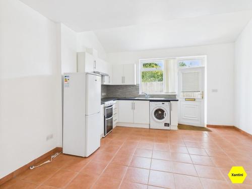 New Spacious apartment in Chesterton