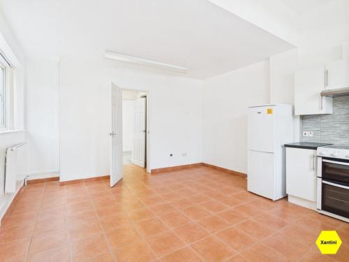New Spacious apartment in Chesterton