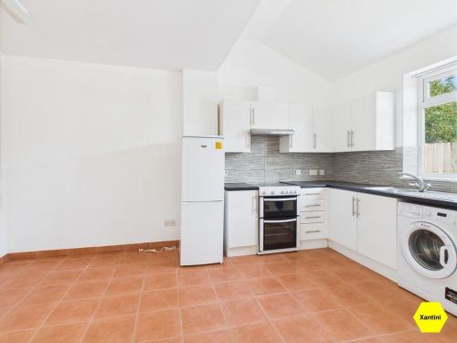 New Spacious apartment in Chesterton