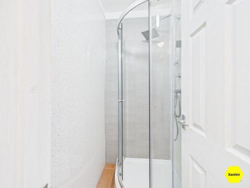 New Spacious apartment in Chesterton