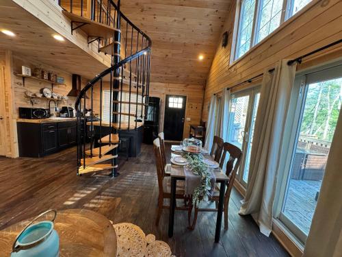 Treehouse Duo Lakefront 2 Private Hot Tubs in Manchester (ME)