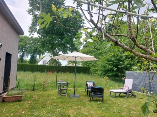 สวน, Studio confort proche de la mer sur la côte d'Emeraude - Le Minihic sur Rance (Studio confort proche de la mer sur la cote d'Emeraude - Le Minihic sur Rance) in ดีนาร์