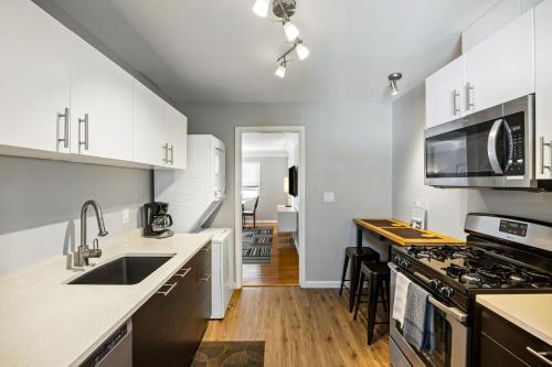 Brookwood Courtyard by BCA Furnished Apartments in Atlanta, USA