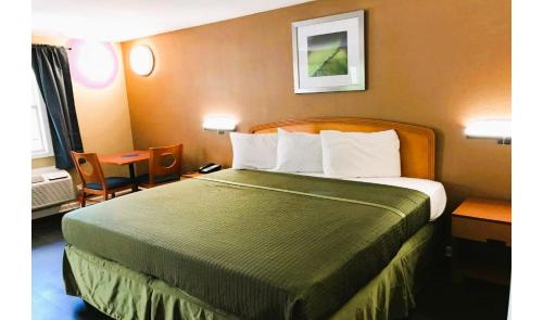 Budgetel Inn & Suites - image 6