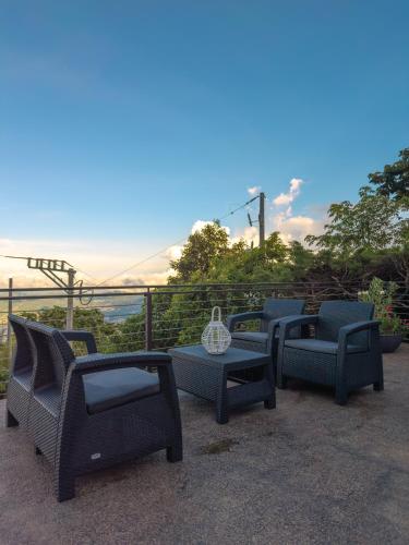 المرافق, Cardedeu Domos in Victoria