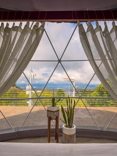 منظر, Cardedeu Domos in Victoria