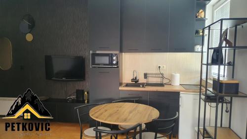 One-Bedroom Apartment room in Kop Čardaci apartman Petković