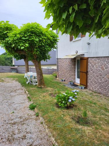 Appartement avec jardin privé (Appartement avec jardin prive) in Egletons