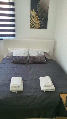 One-Bedroom Apartment image 8