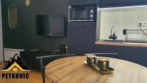 One-Bedroom Apartment image 7