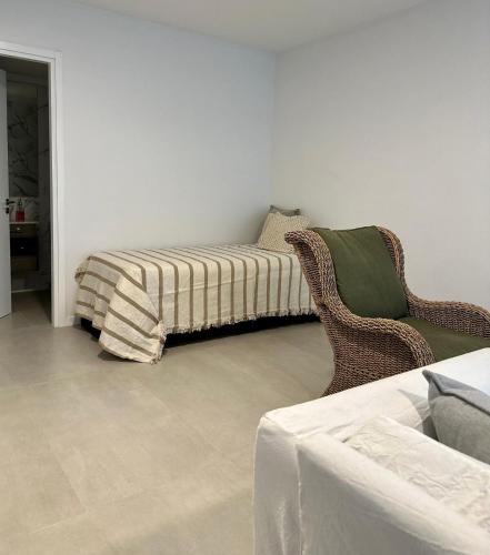 One-Bedroom Apartment image 5