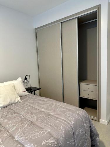 One-Bedroom Apartment image 4