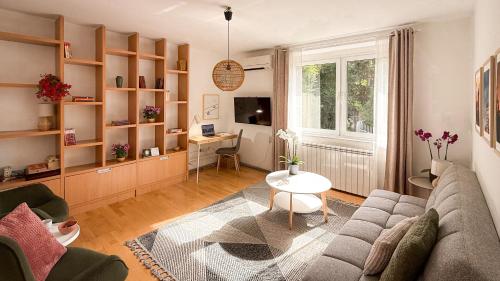Stylish 2BR Nest near Bascarsija and Cafes