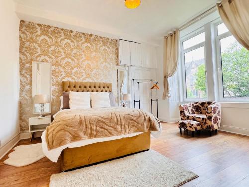 THE RESTING LION - Gourock Town Center Holiday Home Apartment in โกร็อค