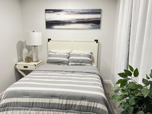1-BR Suite with Private entrance near Restaurants, Shops, Local Amenities, Edmonton (foto 7)